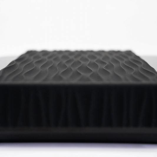 AirFLOW Coffee Brewing Scale Espresso Scales High Quality Glass Weighing plate with Black Silicone heatproof mat on white background