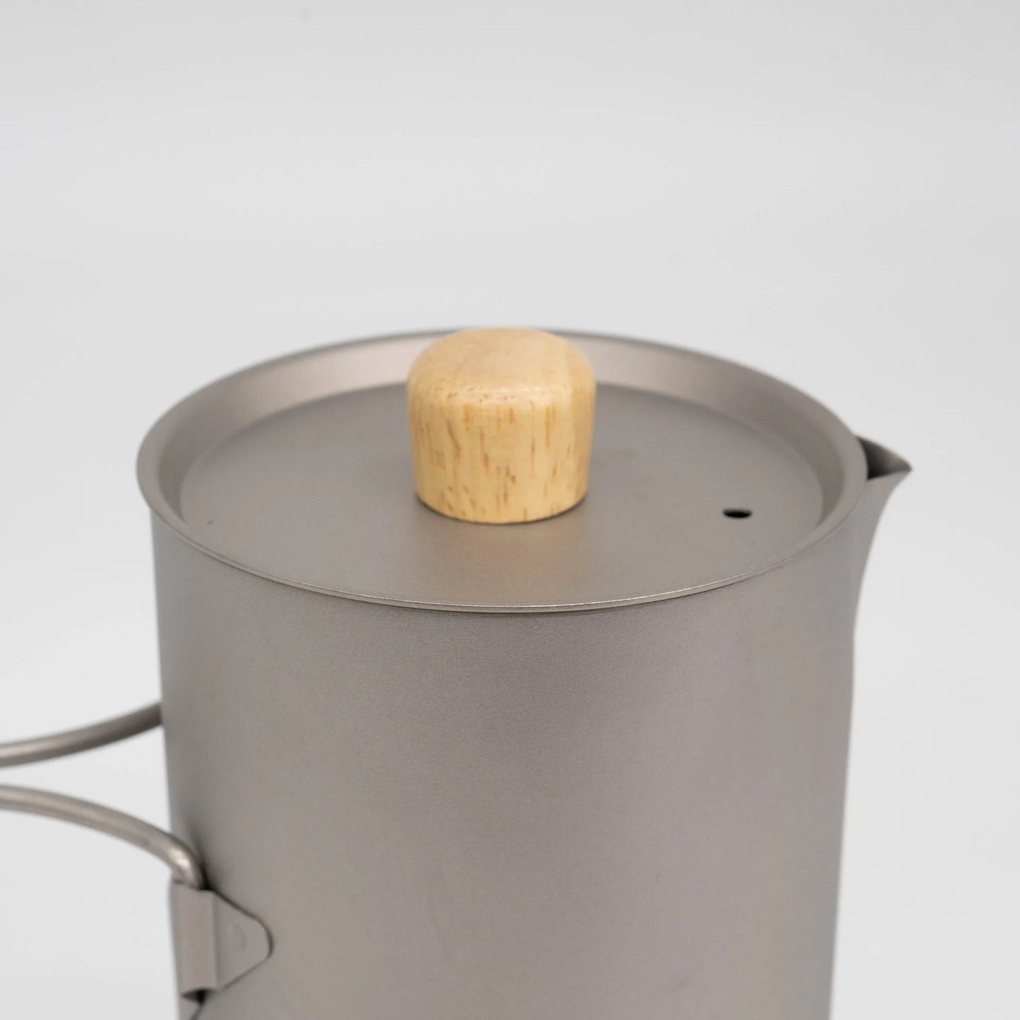 Silverant french coffee press on a white background - Titanium coffee gear Basic Barista wooden handle knob