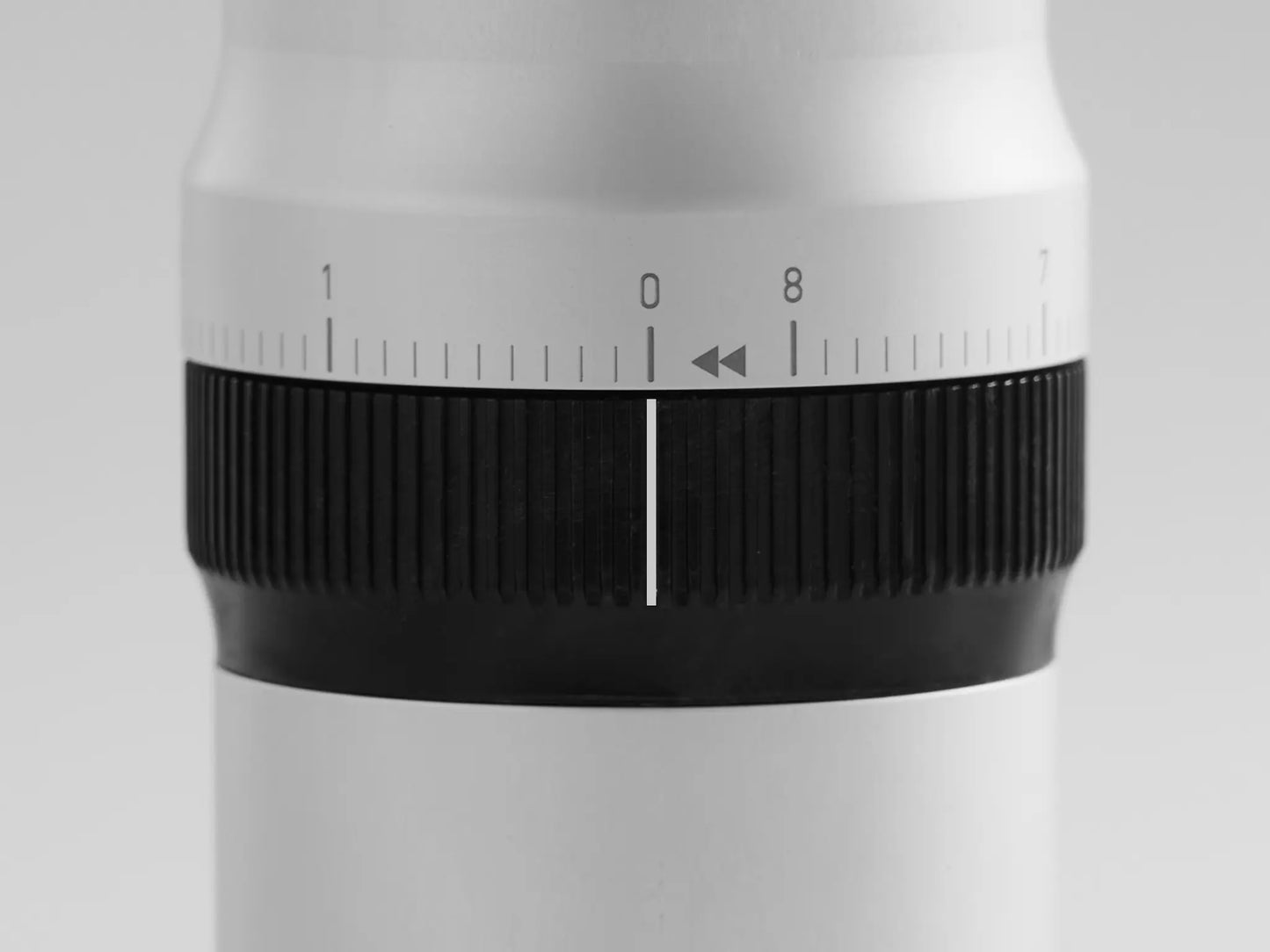Close-up Grind Size Adjustment Solright DB1 Silver Grinder Basic Barista