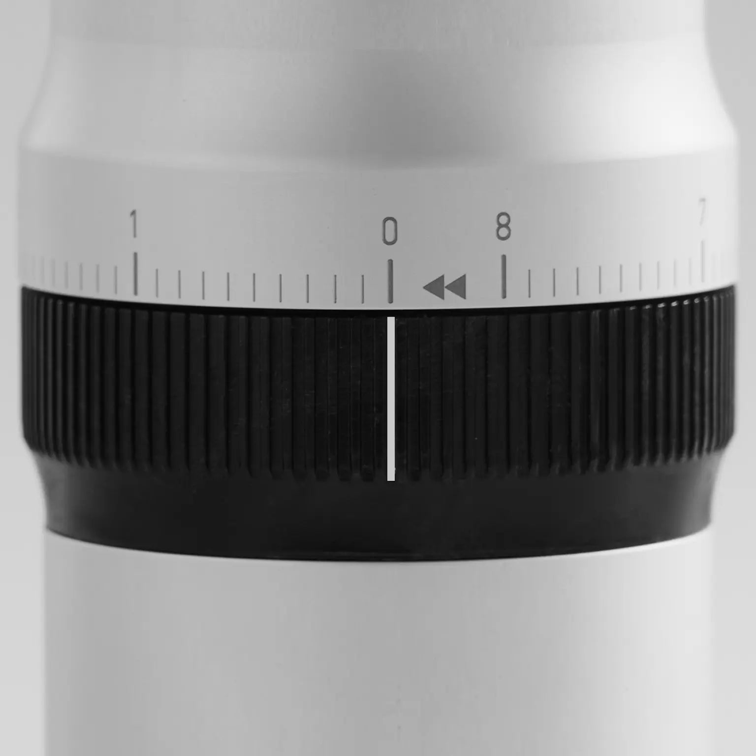 Close-up Grind Size Adjustment Solright DB1 Silver Grinder Basic Barista