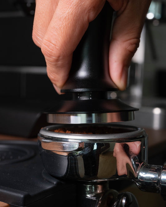 How To Tamp Coffee Correctly Basic Barista Coffee Brewing Equipment Espresso Tools Coffee Gear Barista Basics