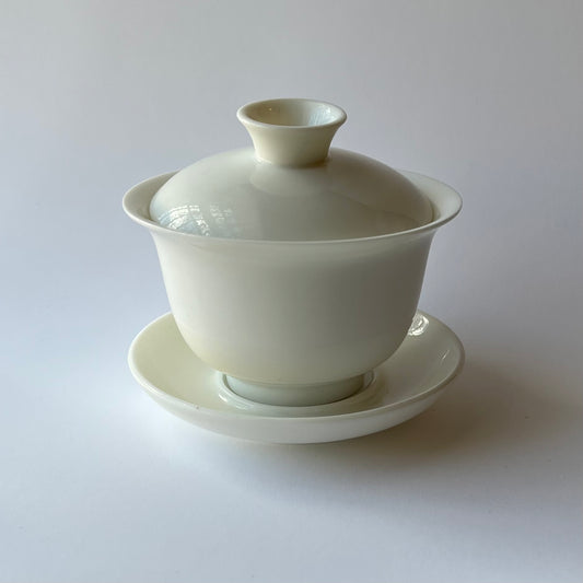 Gaiwan Gongfu tea brewer set ceramic white minimalist tea brewer